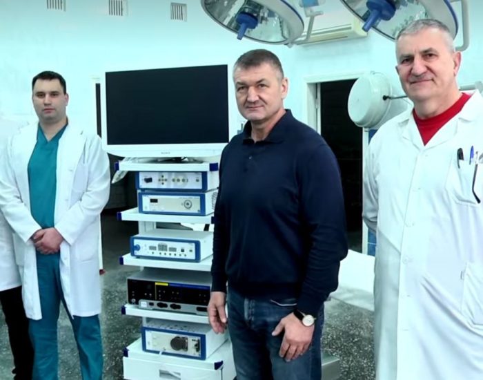 photo_5411398977959610904_y